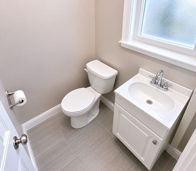 1018-1020 Broadway, Woodmere, NY for lease - Interior Photo - Image 3 of 5