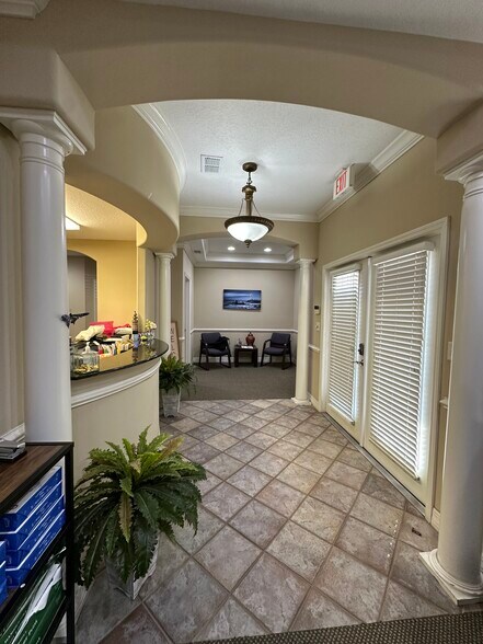 8345 Gunn Hwy, Tampa, FL à vendre - Photo du bâtiment - Image 3 de 16