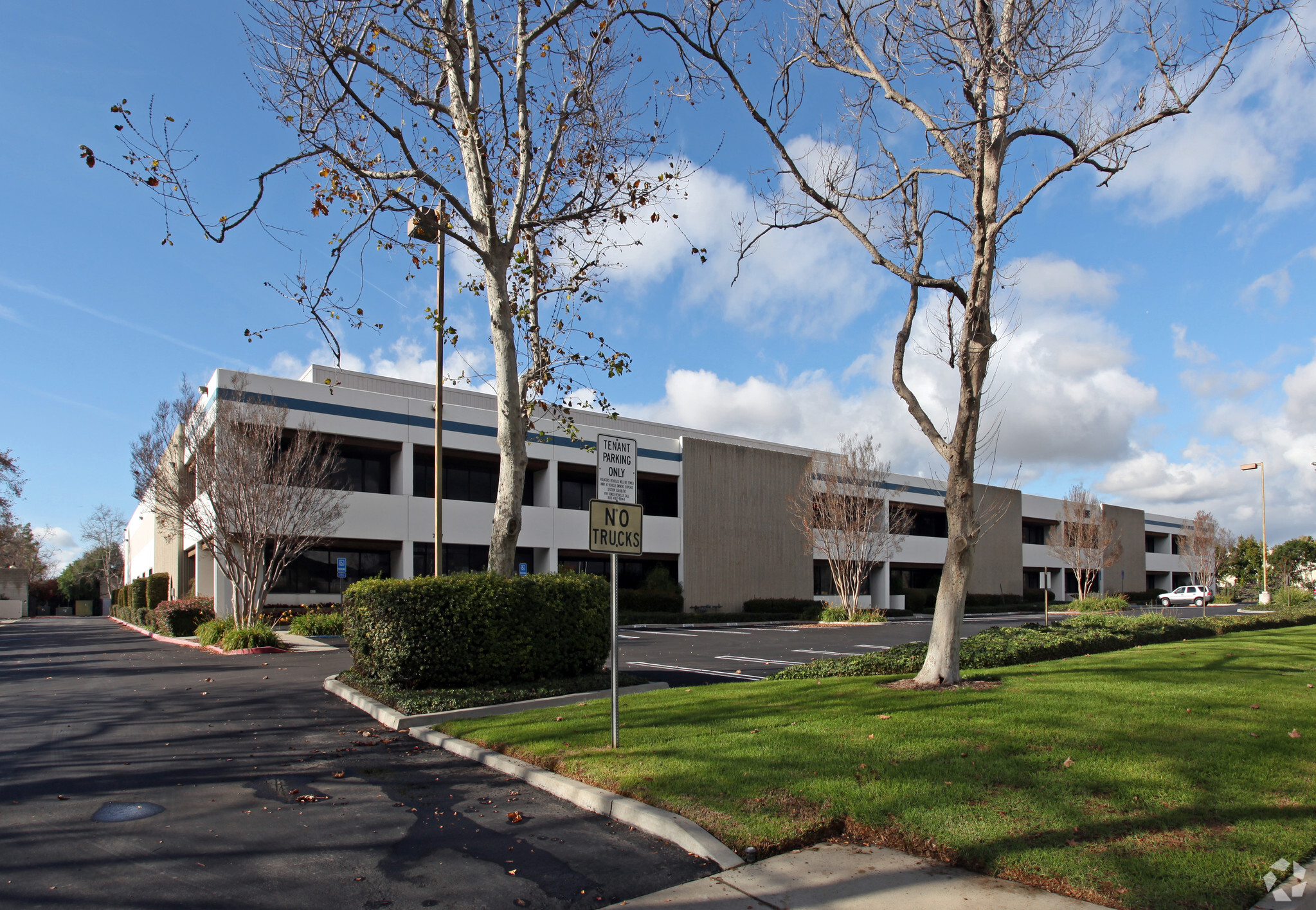 741-747 Calle Plano, Camarillo, CA à vendre Photo principale- Image 1 de 1