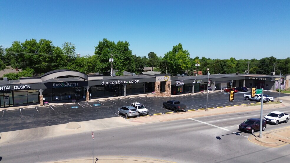5601-5645 N Pennsylvania Ave, Oklahoma City, OK à louer - Photo du bâtiment - Image 3 de 24