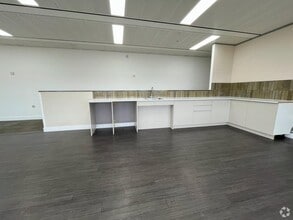 80 Civic Dr, Ipswich for lease Interior Photo- Image 1 of 2