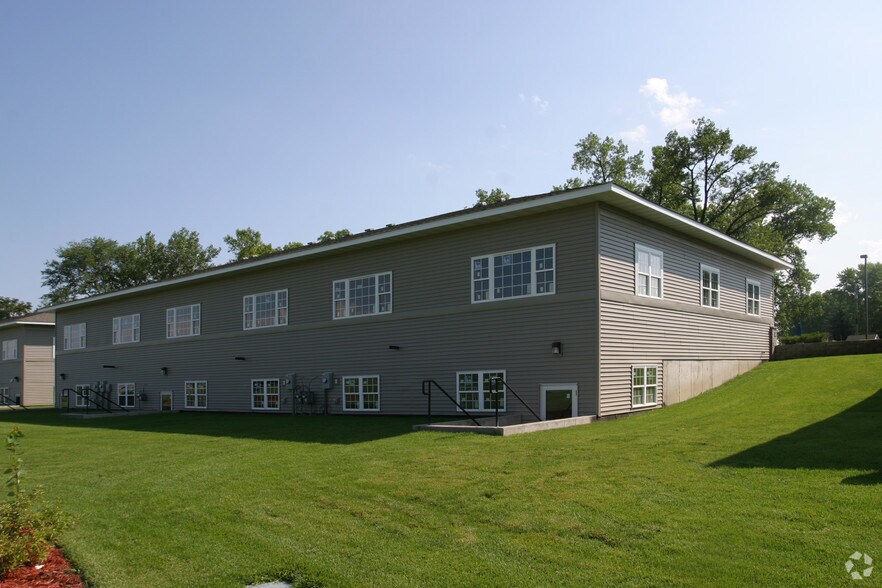 2163 Northdale Blvd NW, Minneapolis, MN à vendre - Photo du bâtiment - Image 3 de 4