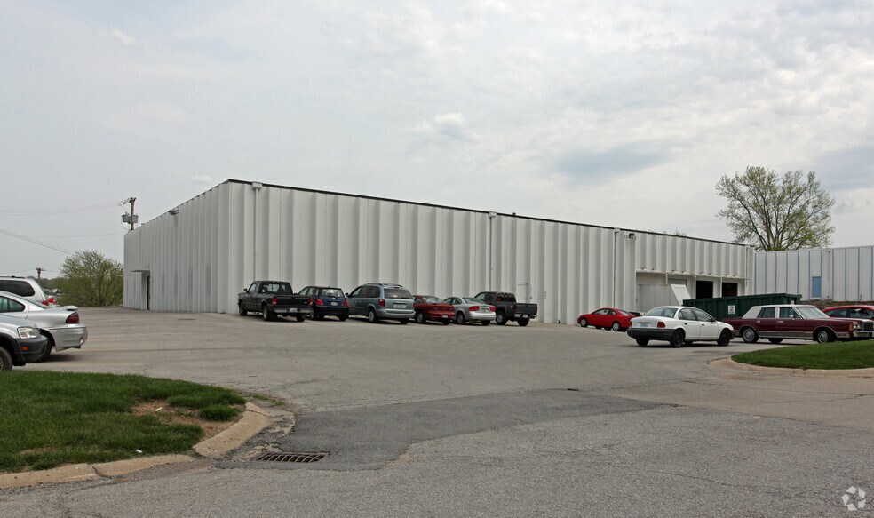 9301 W 53rd St, Merriam, KS à louer - Photo du bâtiment - Image 3 de 6