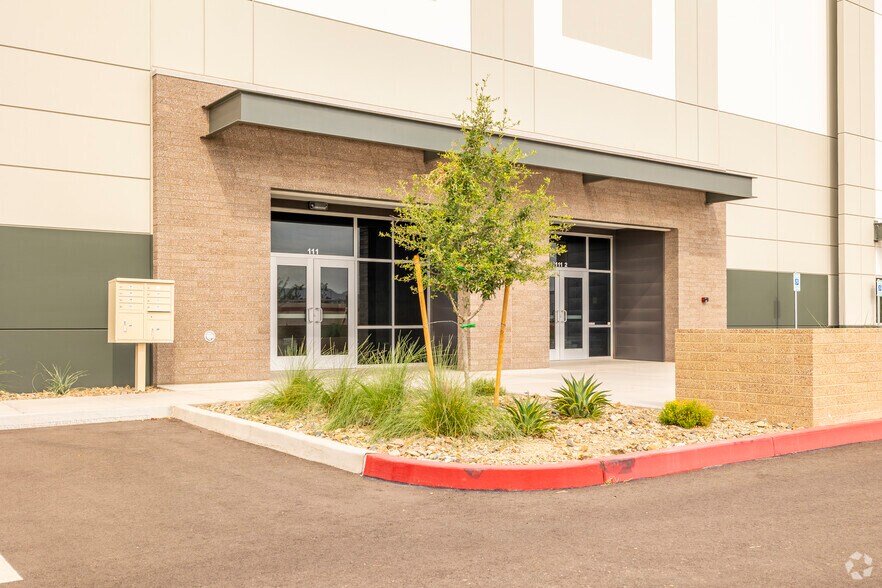 2836 N Greenfield Rd, Mesa, AZ à louer - Photo du bâtiment - Image 3 de 4