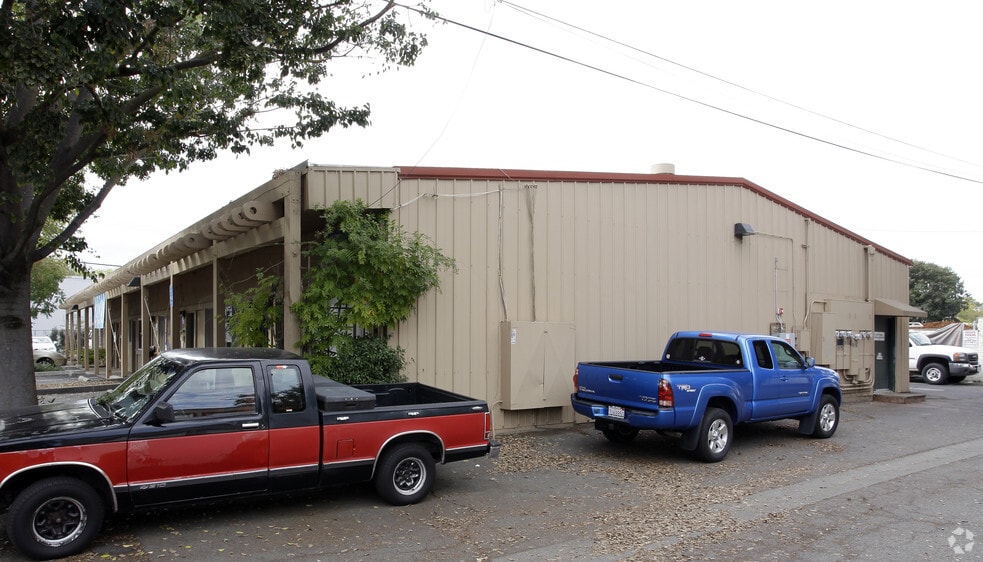 911-919 3rd St, Davis, CA for lease - Building Photo - Image 2 of 3