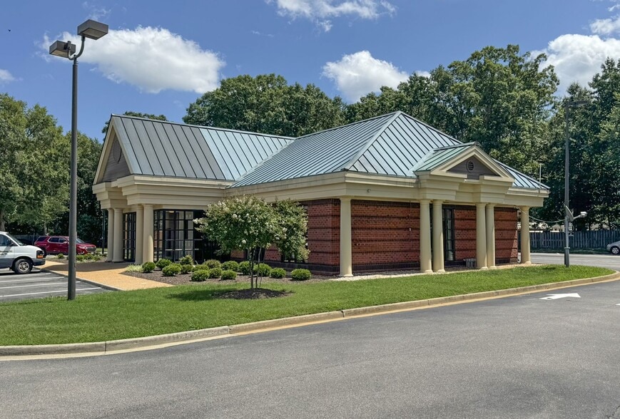 81 S Airport Dr, Highland Springs, VA à vendre - Photo du bâtiment - Image 2 de 11