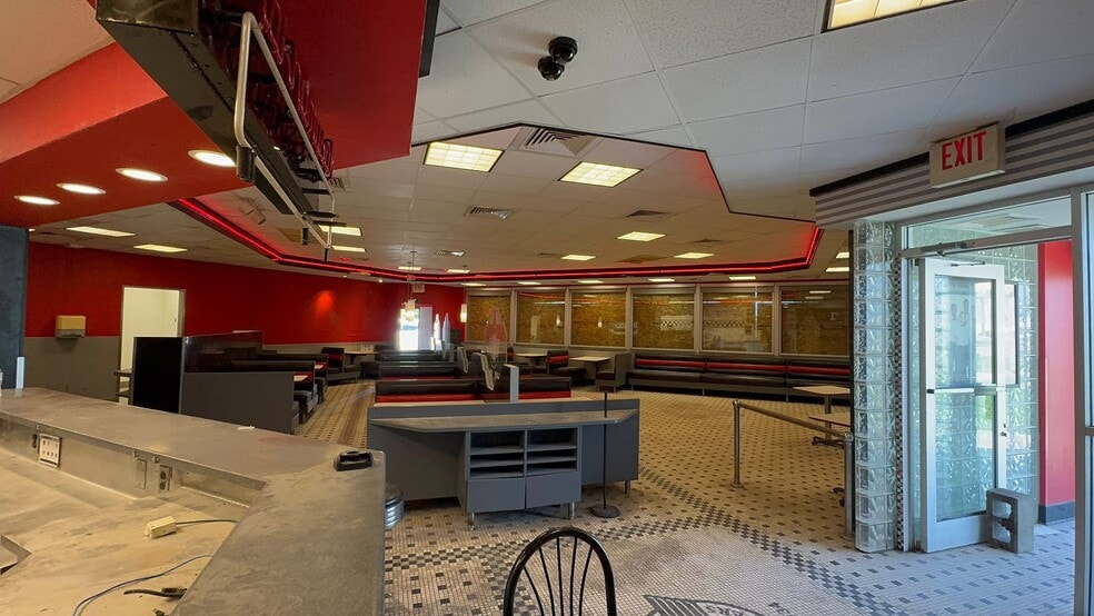 2441 S Hamilton Rd, Columbus, OH à louer - Photo du bâtiment - Image 3 de 45