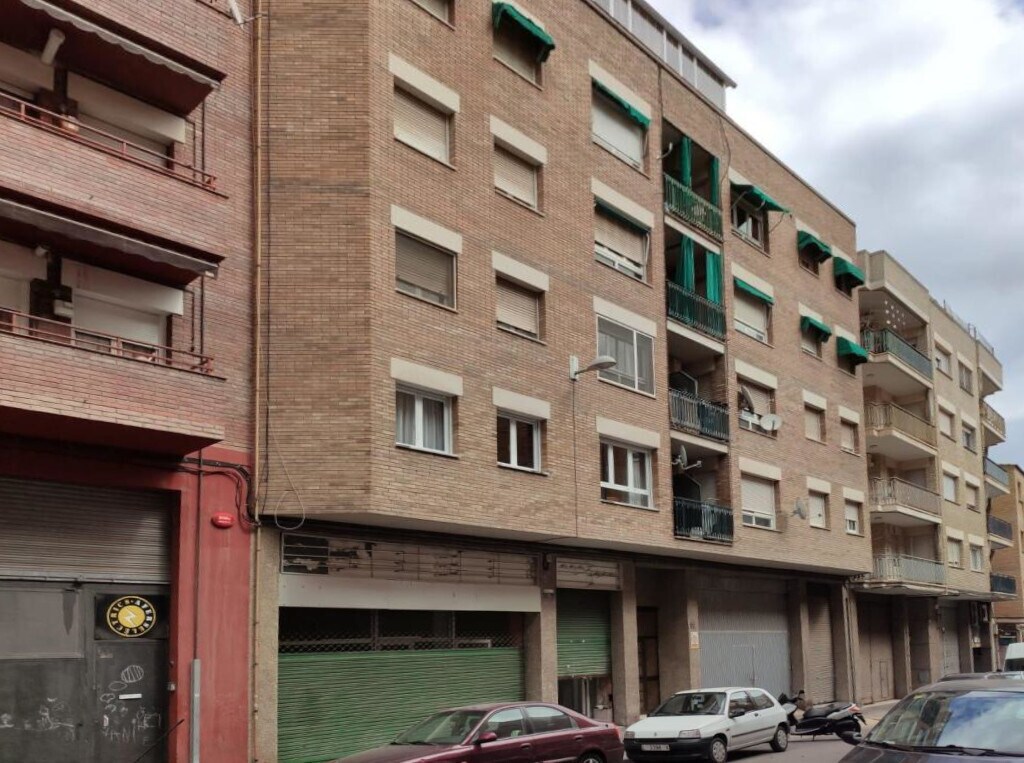Multifamily in Lleida, Lérida for sale Primary Photo- Image 1 of 4