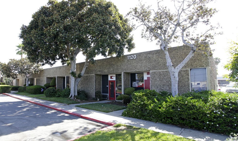 1040 S Raymond Ave, Fullerton, CA for lease - Primary Photo - Image 3 of 18