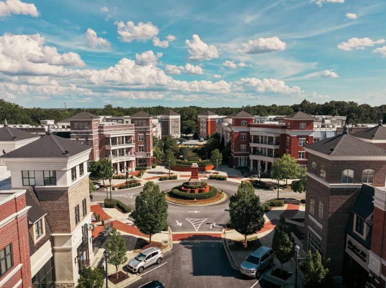 309 Pisgah Church Rd, Greensboro, NC for lease - Building Photo - Image 1 of 9