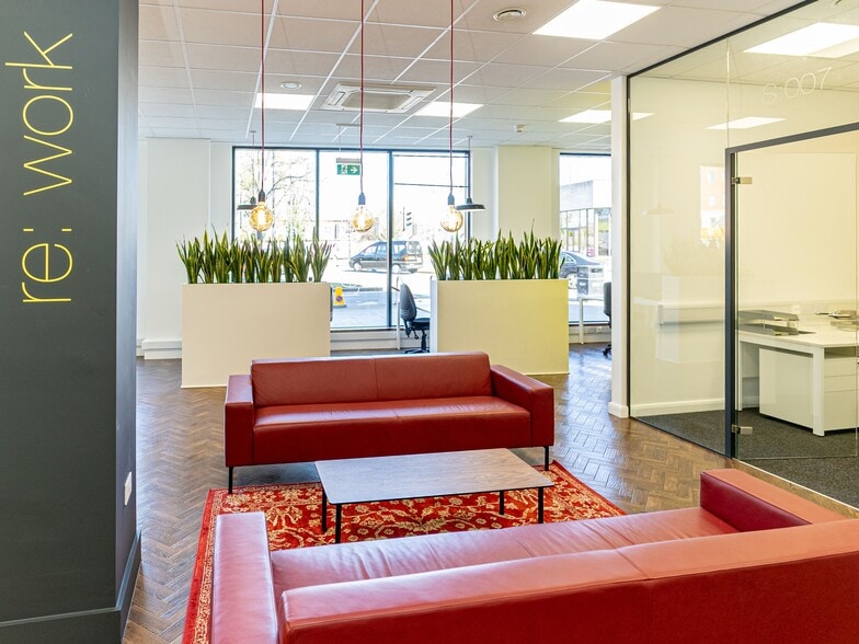 42-44 High St, Slough for lease - Building Photo - Image 2 of 27