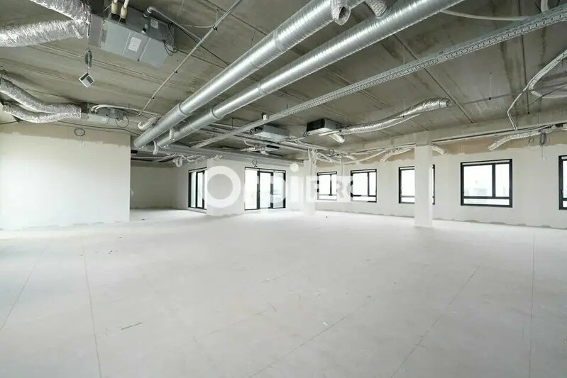 Office in Genas for lease - Interior Photo - Image 3 of 9