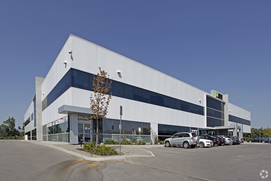 30 Via Renzo Dr, Richmond Hill, ON for sale - Building Photo - Image 3 of 8