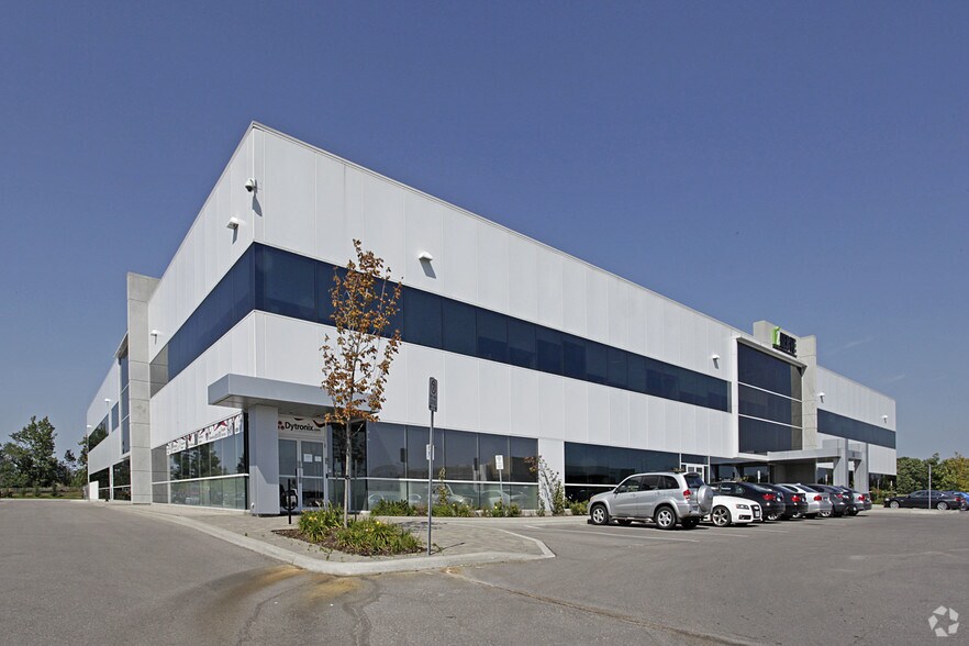 30 Via Renzo Dr, Richmond Hill, ON à vendre - Photo du bâtiment - Image 3 de 8