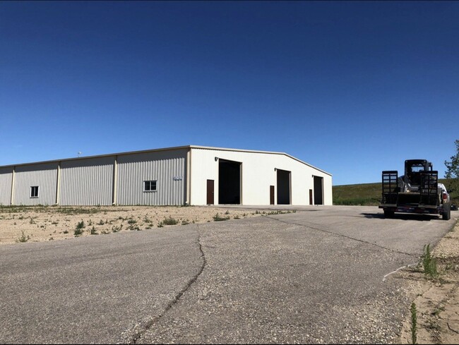 Plus de détails pour 2101 SE 31st St, Minot, ND - Industriel à vendre