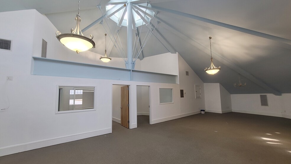 501 Broadway, Point Pleasant Beach, NJ for lease - Building Photo - Image 3 of 7