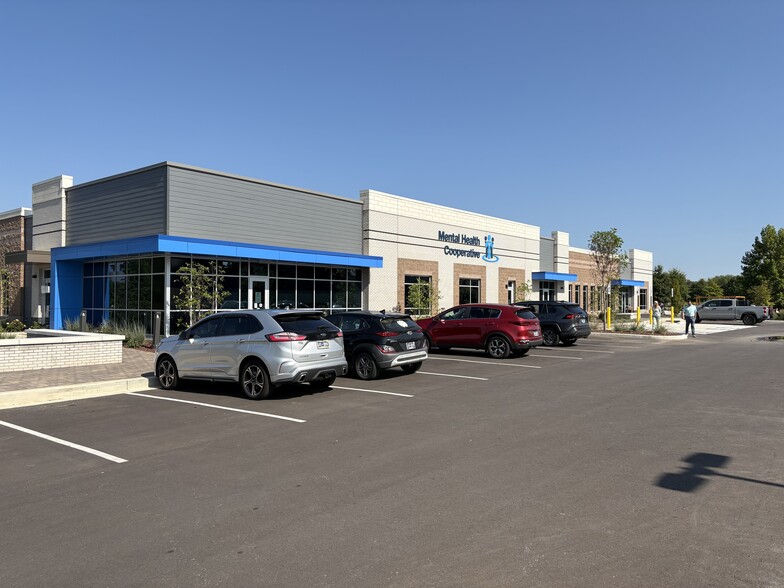 1632 Gateway Blvd, Murfreesboro, TN for lease - Primary Photo - Image 1 of 4