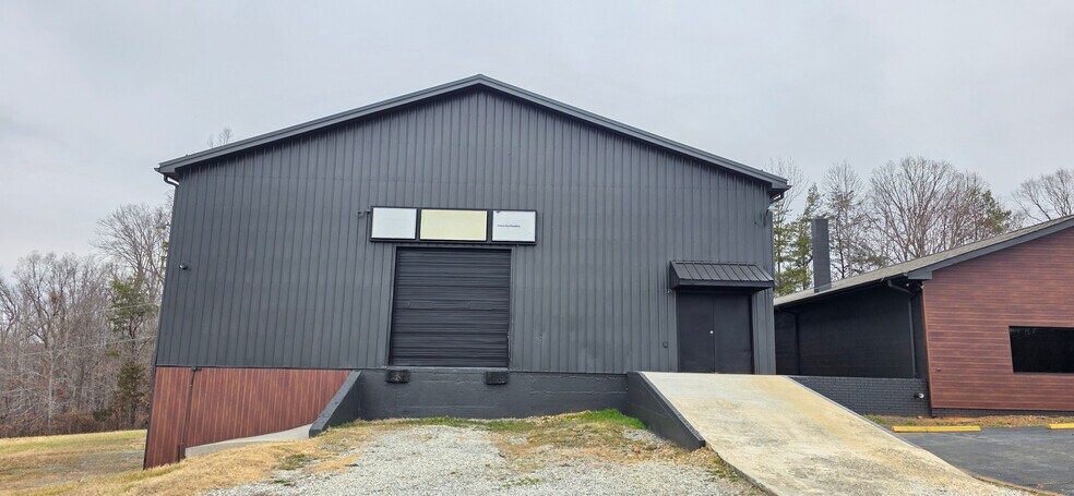 2837 Scruggs Rd, Moneta, VA à louer - Photo du bâtiment - Image 3 de 19