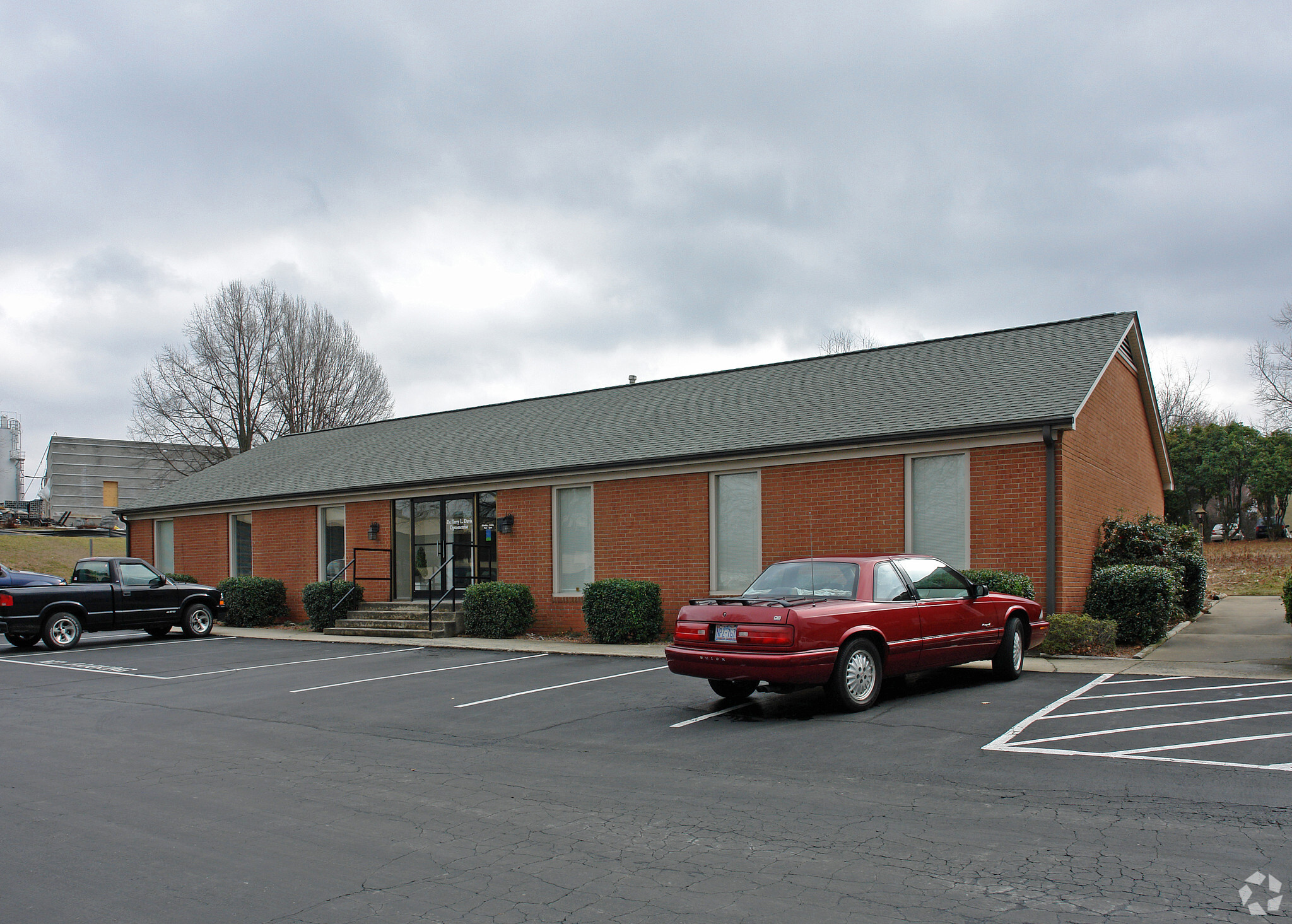 8013 NorthPoint Blvd, Winston-Salem, NC for sale Primary Photo- Image 1 of 6