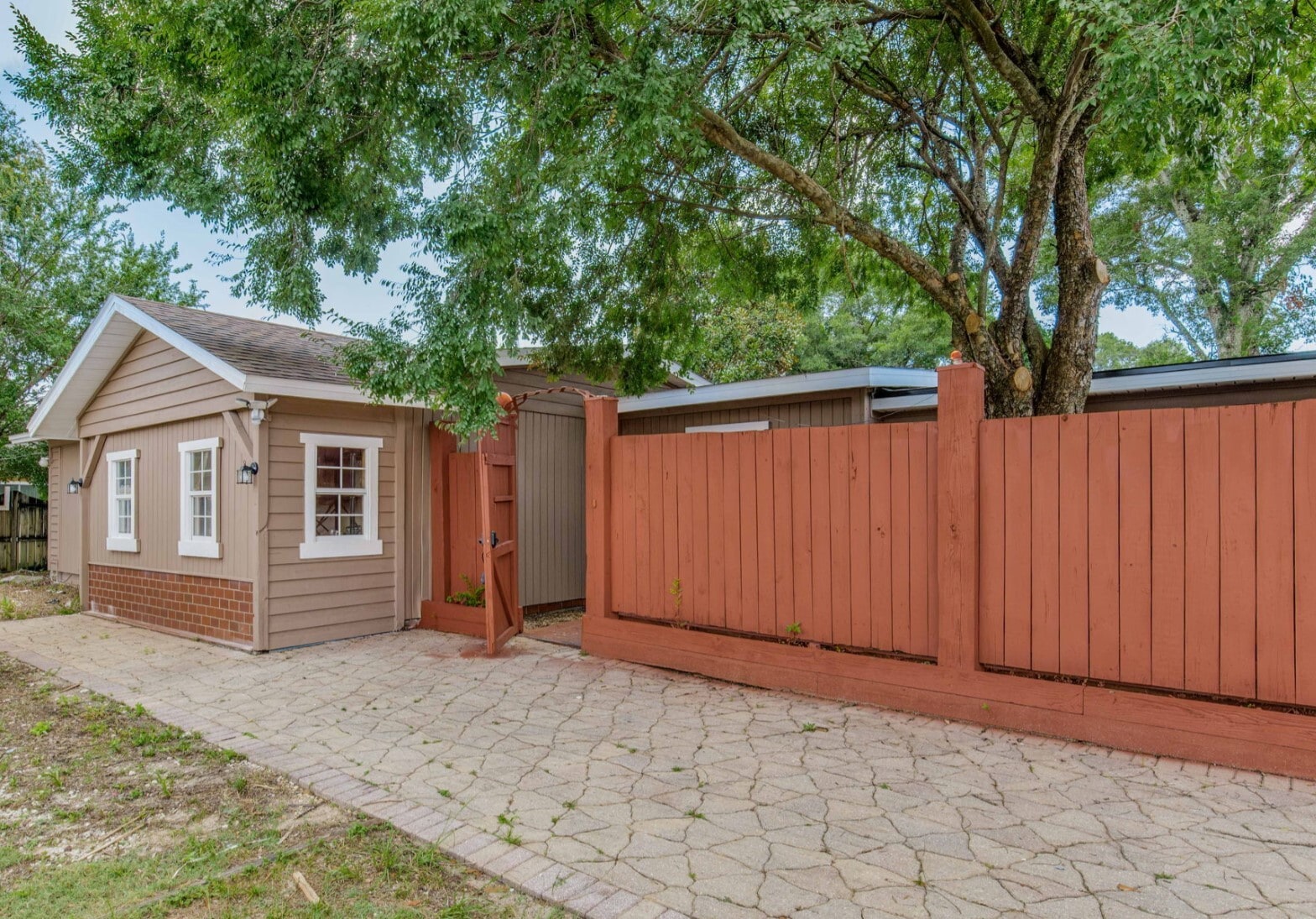 815 Beverly Pky, Pensacola, FL for lease Primary Photo- Image 1 of 7