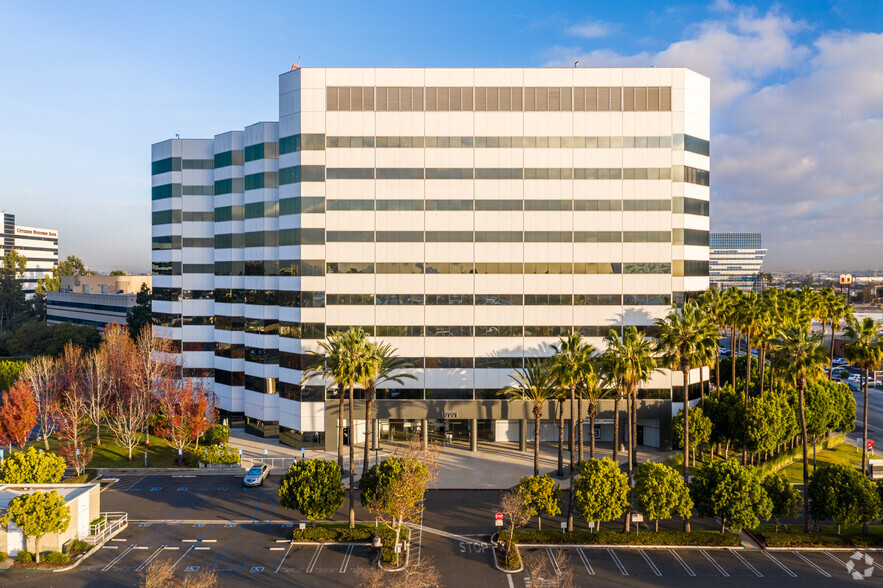 19191 S Vermont Ave, Torrance, CA for lease - Primary Photo - Image 1 of 14