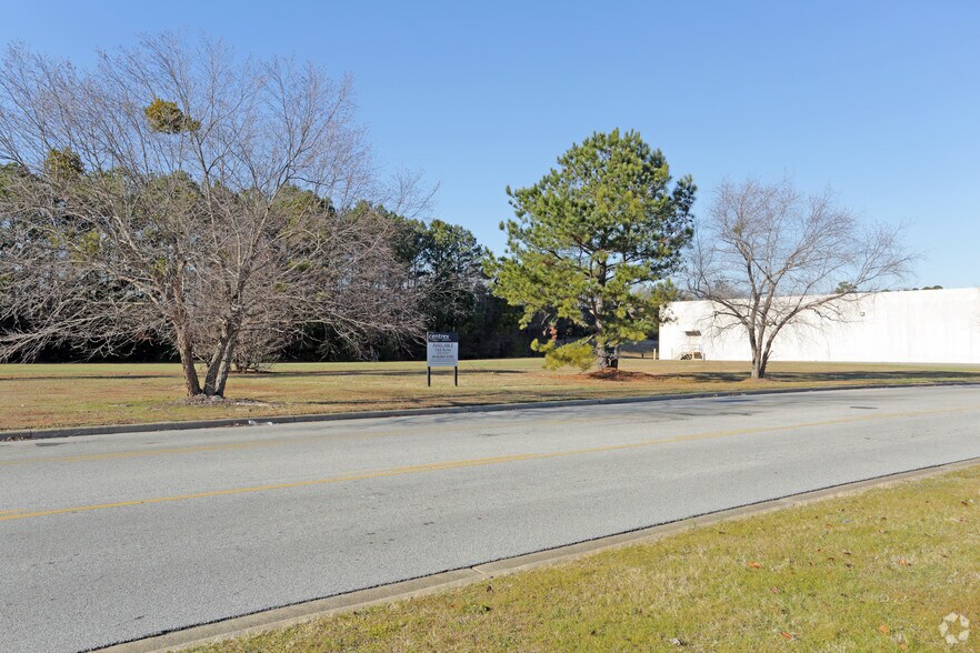 Landmark Dr, Goldsboro, NC à louer - Photo du bâtiment - Image 2 de 3