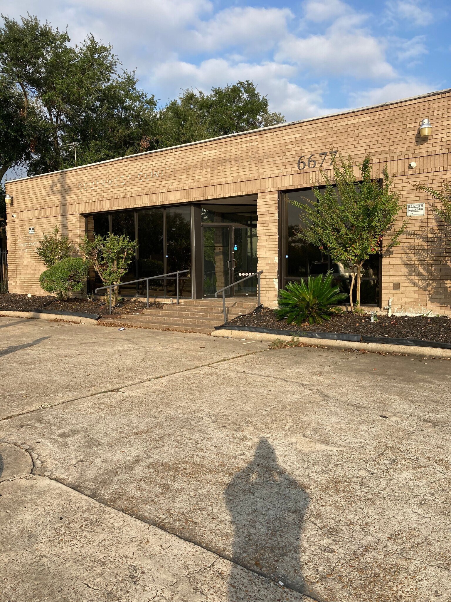 6677 Rookin St, Houston, TX à louer Photo du bâtiment- Image 1 de 30
