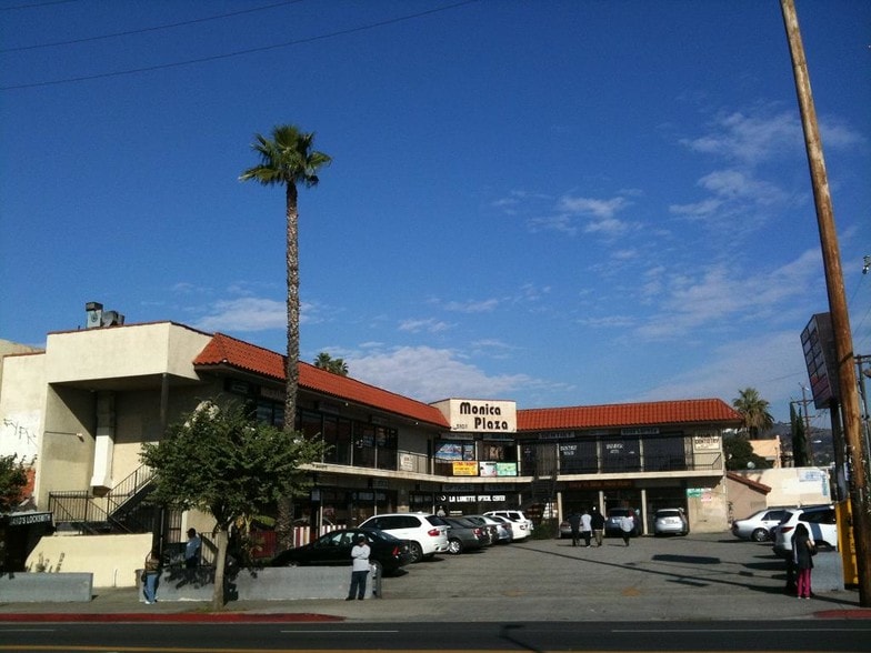5101 Santa Monica Blvd, Los Angeles, CA for lease - Building Photo - Image 3 of 5