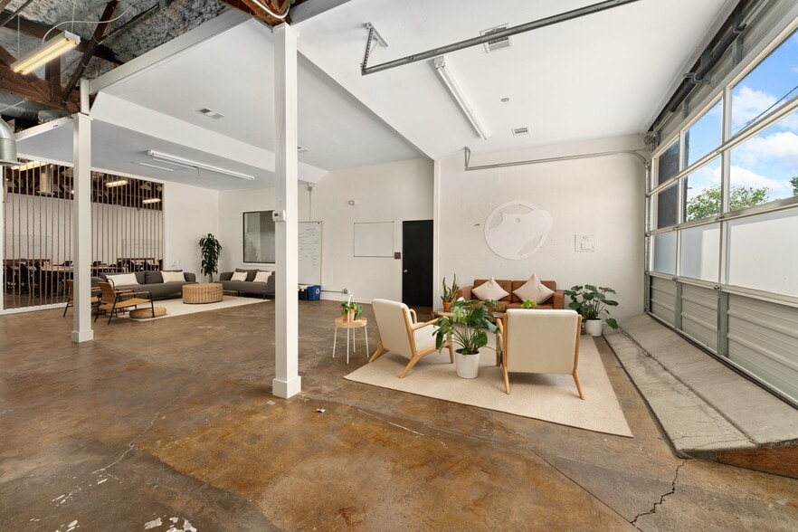 1408 E 13th St, Austin, TX for lease - Building Photo - Image 2 of 9