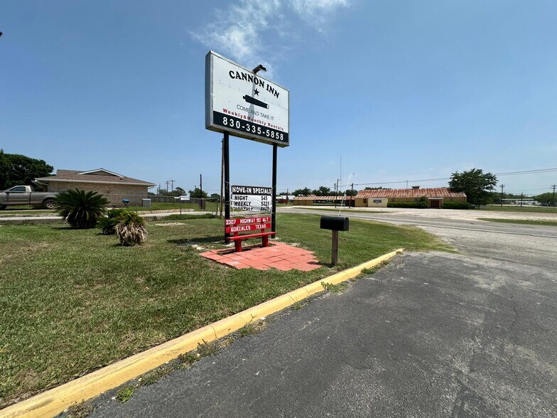 3307 US Highway 90A E, Gonzales, TX à vendre - Photo du bâtiment - Image 2 de 27