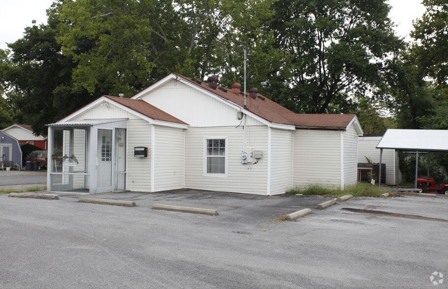 901 N Depot St, Shelbyville, TN for lease - Primary Photo - Image 1 of 2