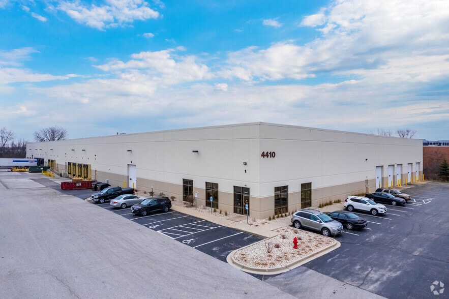 4410 N 132nd St, Butler, WI for lease - Primary Photo - Image 1 of 8