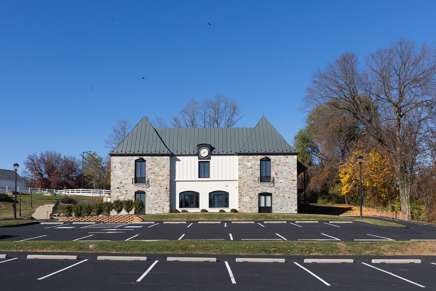 10801 Tony Dr, Lutherville, MD for lease - Building Photo - Image 1 of 19