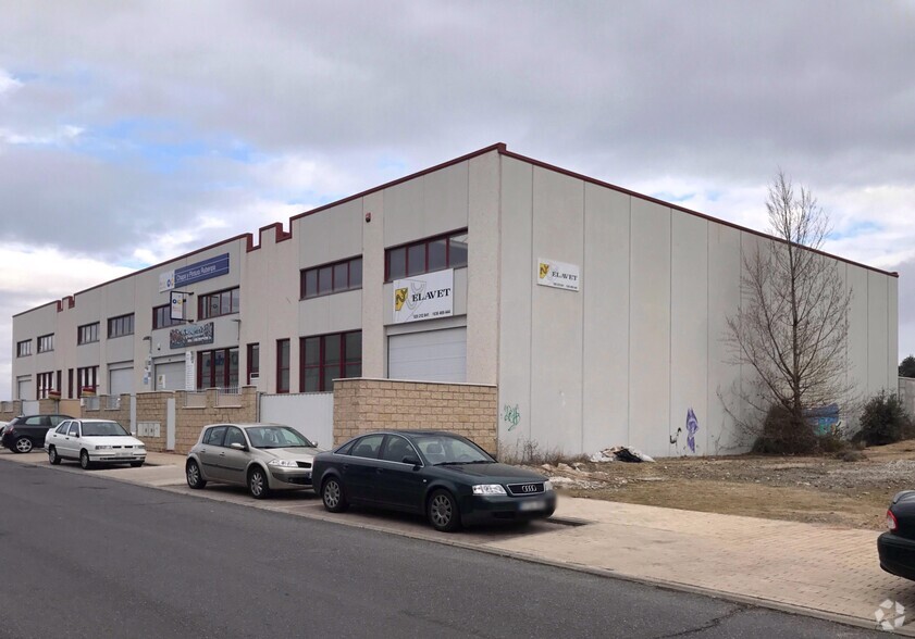 Industriel dans Ávila, AVI à vendre - Photo du bâtiment - Image 2 de 2