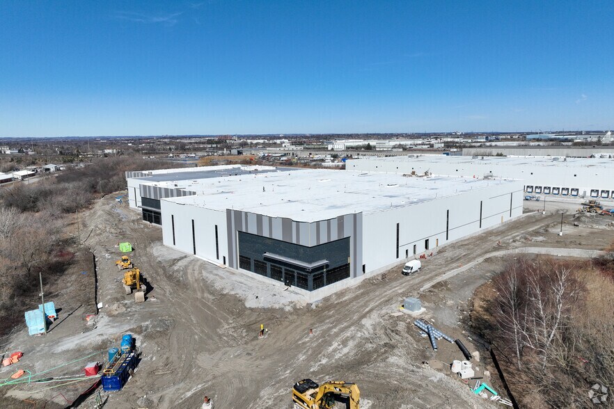 220 Water St, Whitby, ON à louer - Photo principale - Image 1 de 2