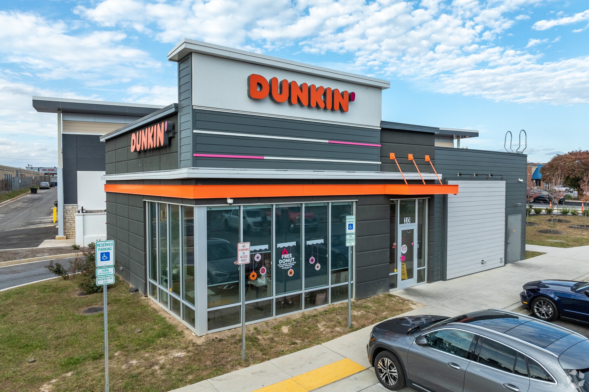 122-150 Cranbrook Rd, Cockeysville, MD for lease Primary Photo- Image 1 of 19