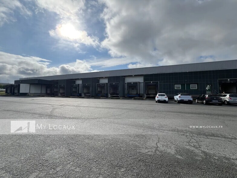 Industriel dans SAINT-OUEN-L'AUMONE à louer - Photo du bâtiment - Image 2 de 2