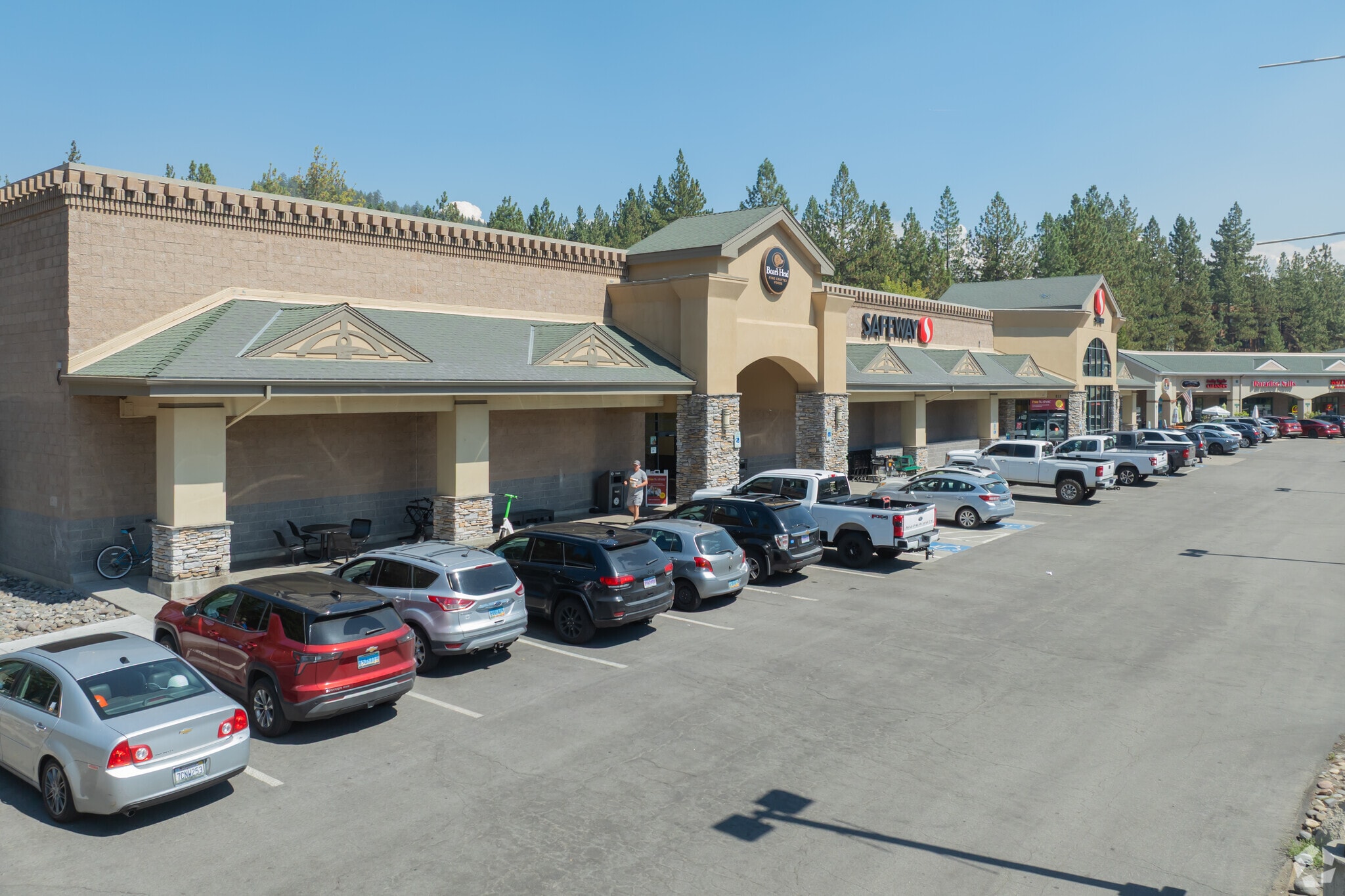 212 Elks Point Rd, Zephyr Cove, NV for lease Primary Photo- Image 1 of 9