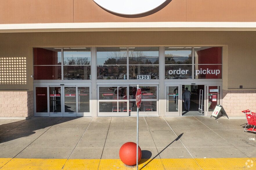 39005-39400 Argonaut Way, Fremont, CA for lease - Building Photo - Image 3 of 26