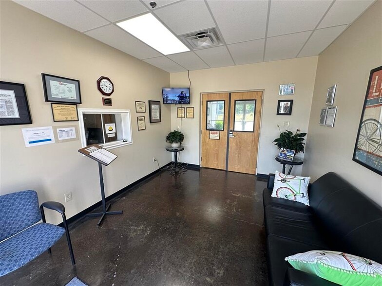 1000 Bicycle Way, Manning, SC for sale - Lobby - Image 2 of 38