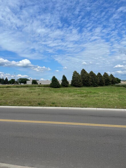 5464 Mountain Iron Drive, Virginia, MN à vendre - Photo du bâtiment - Image 2 de 3