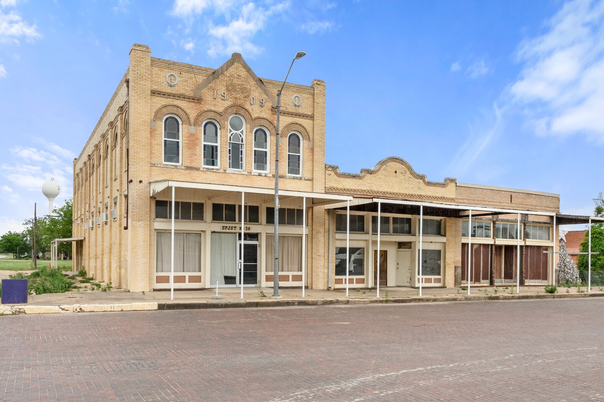 112 W Davilla St, Granger, TX à vendre Photo du bâtiment- Image 1 de 15