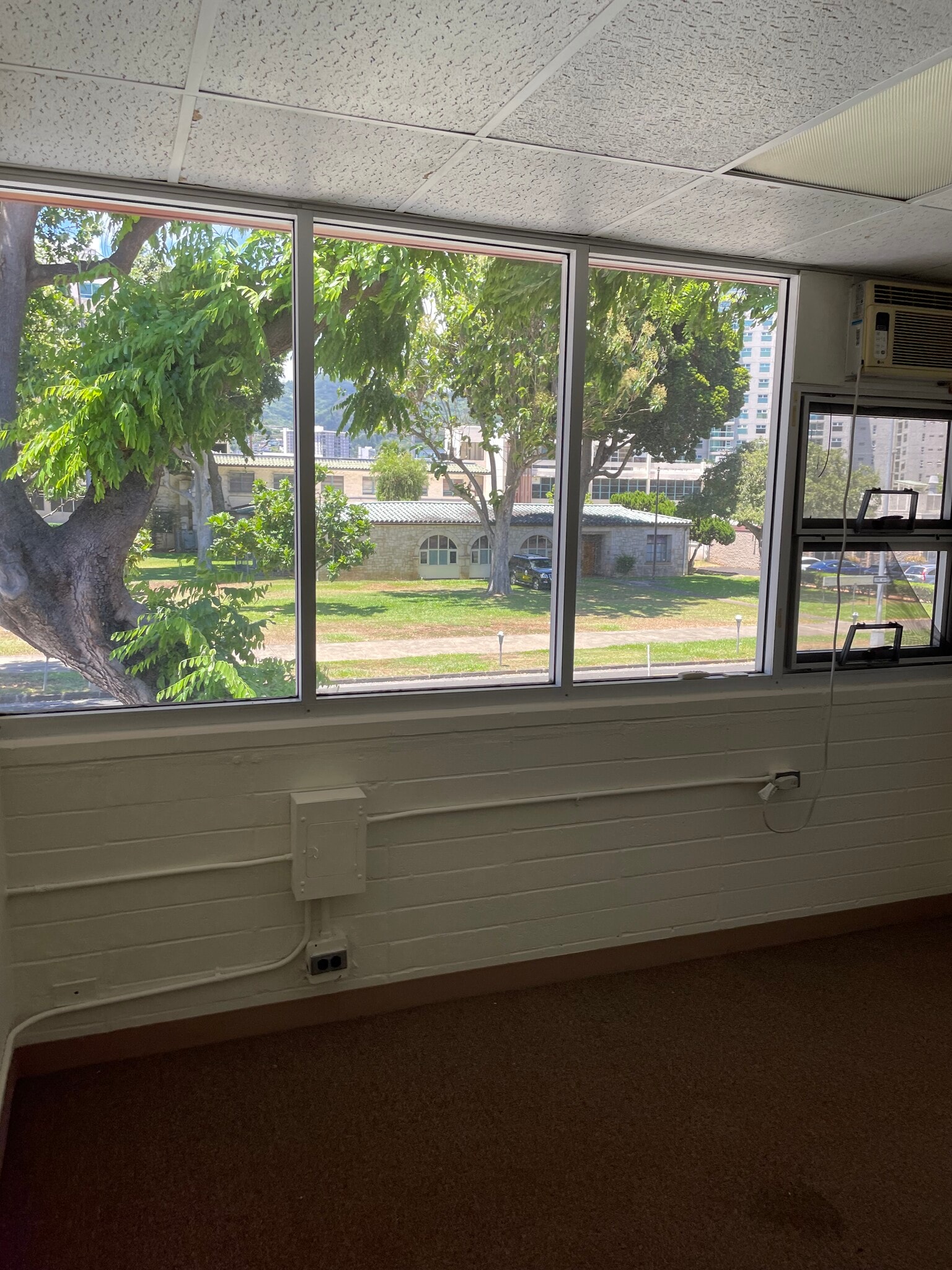 1413-1427 King St, Honolulu, HI for lease Interior Photo- Image 1 of 1