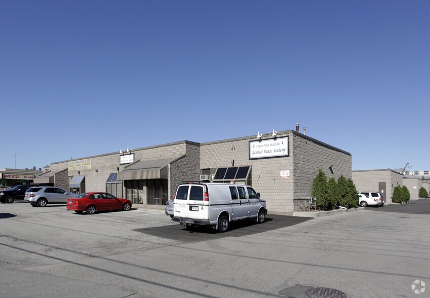 2133 Royal Windsor Dr, Mississauga, ON for sale - Primary Photo - Image 1 of 1