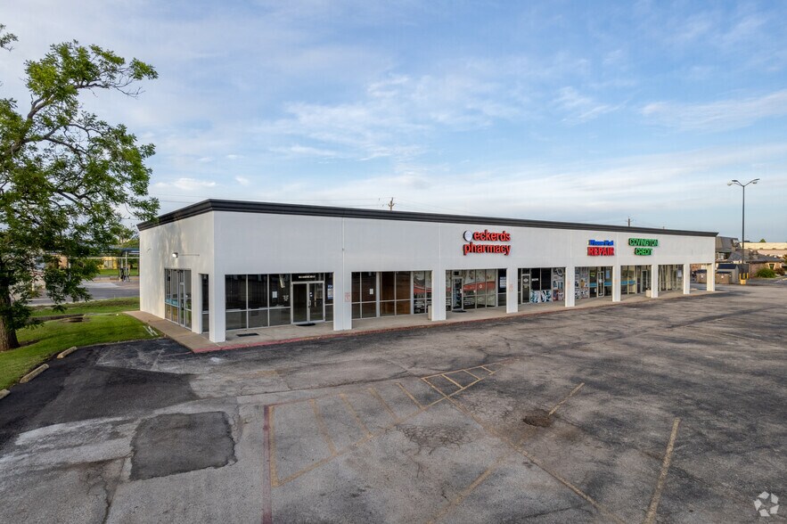 120 Circle Way St, Lake Jackson, TX à louer - Photo du bâtiment - Image 3 de 19