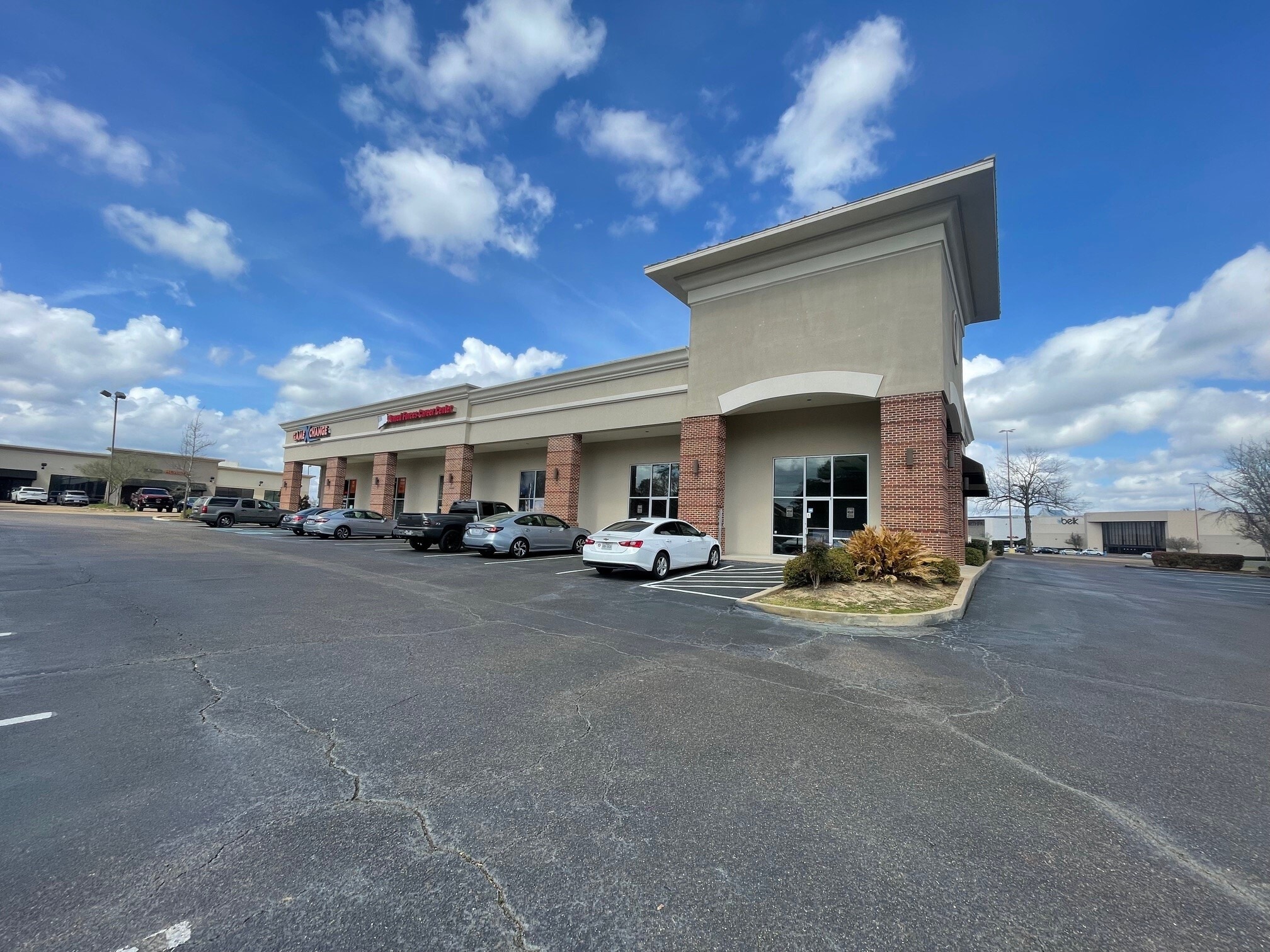 1260 E County Line Rd, Ridgeland, MS for lease Primary Photo- Image 1 of 4