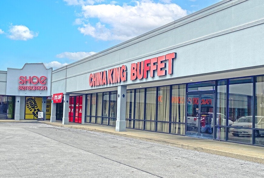 Festival Plaza portfolio of 2 properties for sale on LoopNet.ca - Building Photo - Image 3 of 8