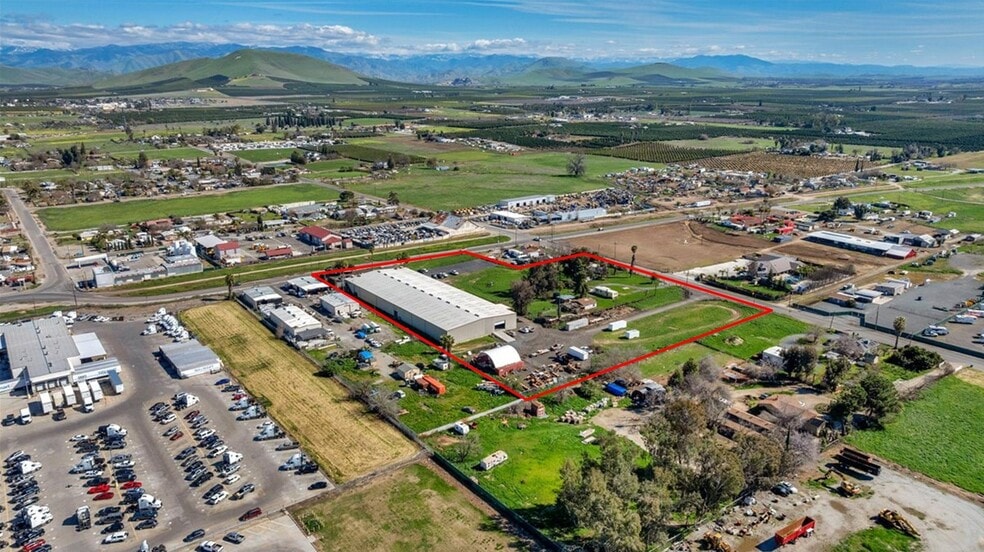 1343 S Main St, Porterville, CA for sale - Building Photo - Image 3 of 30