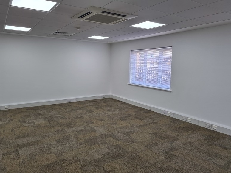 2-5 Faraday Rd, Guildford for lease - Interior Photo - Image 2 of 3