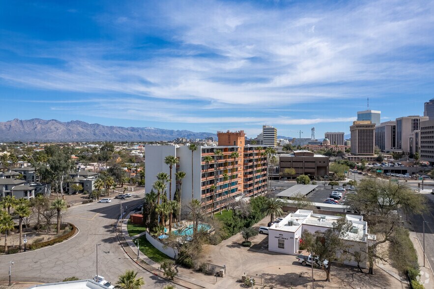 425 W Paseo Redondo, Tucson, AZ à vendre - Aérien - Image 3 de 22